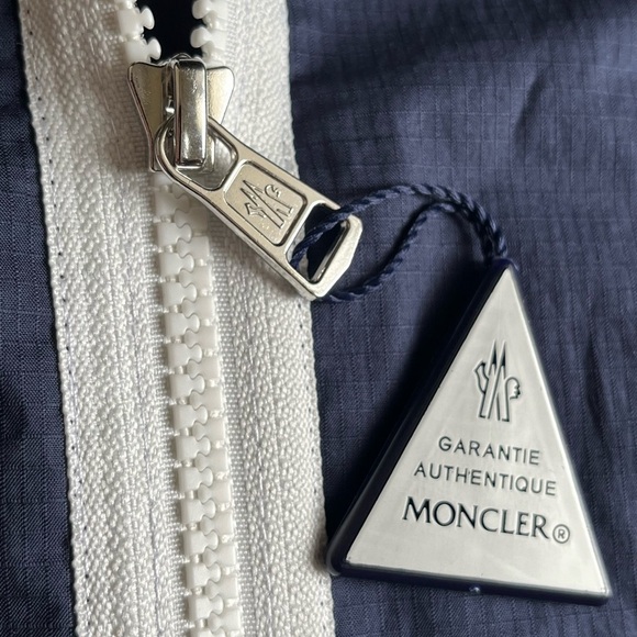 MONCLER BRIZE ZIP RAIN JACKET, NEW - Picture 12 of 13